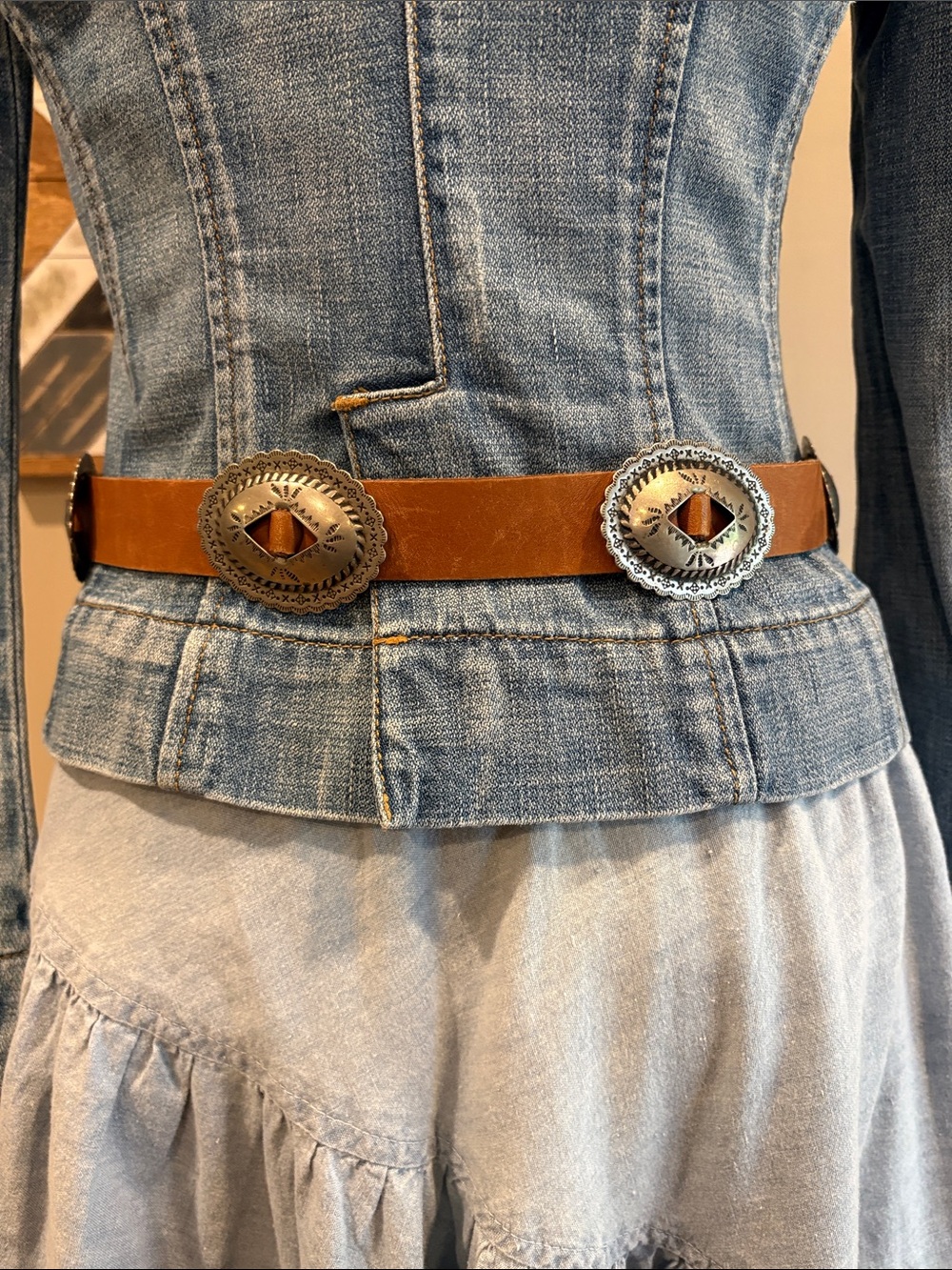 Vintage Brown Leather Skinny Concho Belt size Small - Picture 3 of 10